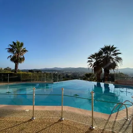 Апартаменты Petit Coin De Bonheur- Piscine Борм-ле-Мимоза